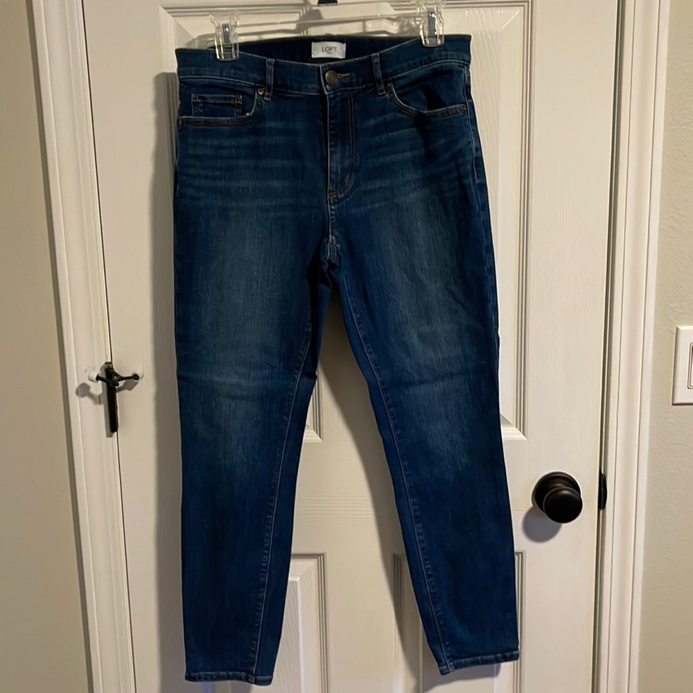 EUC Loft Outlet Skinny Ankle Jeans